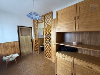 NA PREDAJ: veľkometrážny  2. izb. byt v pôvodnom stave v L.M - 5