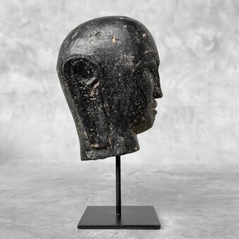 Ručne vyrezávaná lávová hlava Budhu z Jávy na stojane - 5