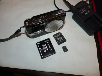 Panasonic Lumix DMC-FX50 - retro, 7,2 Mpx - 5