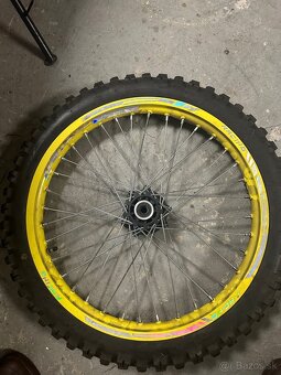 Predám komplet kolesa aprilia rx/sx125 um dsr/sm - 5