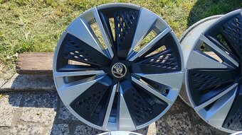 5x112 R17 --- ŠKODA KAROQ - 5