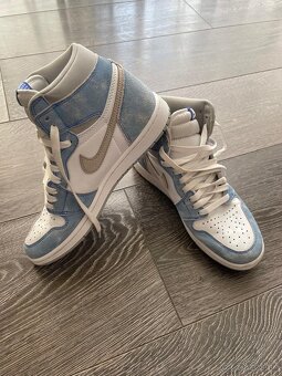 Air Jordan 1 Retro High OG "Hyper Royal" - 5