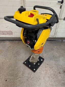 3. Vibračné dusadlo Bomag BT 65 - 5