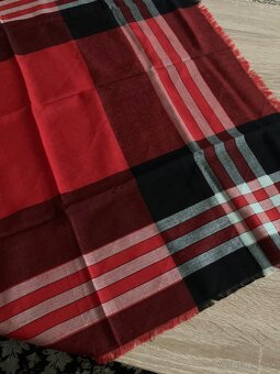 Ľudová látka 57 x 27 cm a šatky - 5