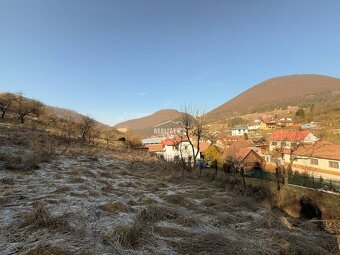 Exkluzívne na predaj pozemok - záhrada 758 m2, Snežnica - 5