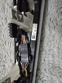 ✨ Predám interiérové lišty s LED podsvietením – BMW G20/G21 - 5
