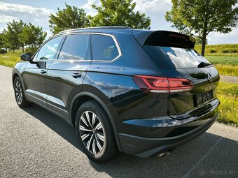 VW Touareg 3,0TDi 4x4 VZDUCH,  KŮŽE, Tažné , r.v.12/2020 DPH - 5