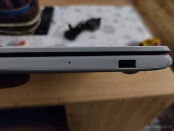 Asus VivoBook 14, E410MA - 5