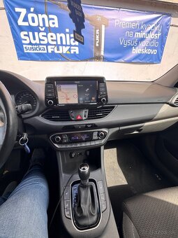 Predám Hyundai i30 1,4 T-GDI 140 COMBI STYLE. - 5