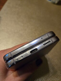Galaxy Z Flip4 SM-F721B - 5