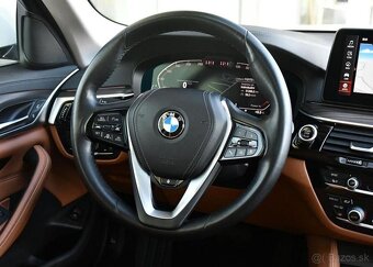 BMW Řada 5 530d xD LUXURY HUD MASAŽ TAŽNÉ 210 kw - 5