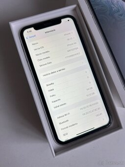 iPhone XR 64GB white - 100% batéria - 5