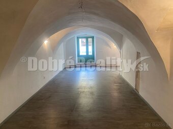 PRENÁJOM: Obchodné priestory Banská Štiavnica - 5