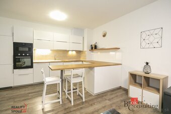 Prenájom 2 izbový byt Banská Bystrica - centrum, novostavba, - 5