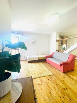 PRENÁJOM priestrannej garsónky v centre Šale - 5