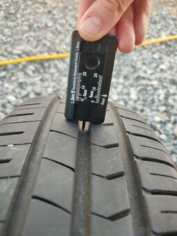 Predám 175/65 R15 - 5