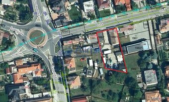 Stavebný pozemok v obľúbenej časti mesta - s domom na zbúran - 5