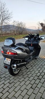 Suzuki Burgman 650 Executive - 5