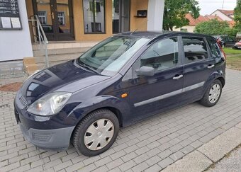 Ford Fiesta 1,2 i Ambiente benzín manuál 55 kw - 5
