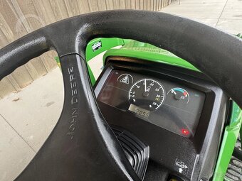 Traktor John Deere 1025R - 5