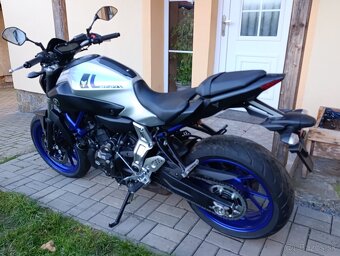 Yamaha MT 07 - 5