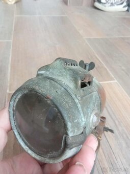 stare karbidove svetlo na historicky bycikel. zn. TATRA - 5