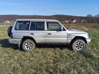 MITSUBISHI PAJERO GL 2.5TD 4x4 Model 2004 - 5