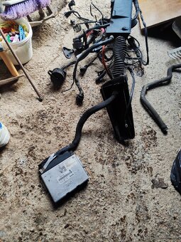 BMW E36 motor 1.6 na diely - 5