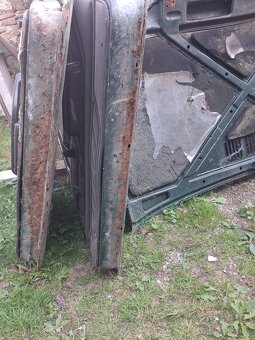 predám dvere a kapotu Lada niva 1.7 - 5