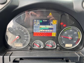 Tahač Iveco 420 + naves - 5