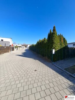 REB.sk ponúka na predaj ideálny stavebný pozemok v krásnom p - 5