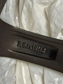 245/45R18 - 5