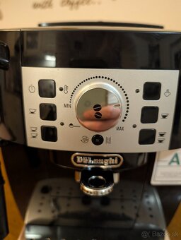 Čierny kávovar DeLonghi Magnifica S - 5