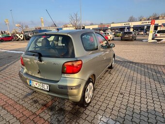 Toyota Yaris 1.0 - 5
