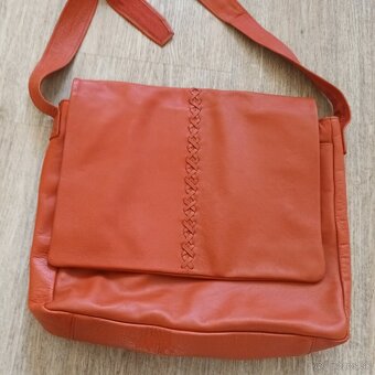 Predám ruksak a kabelu - 5