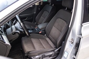 Volkswagen Passat DSG 1,6 TDI 88kW / Masáž / LED svetlá / - 5