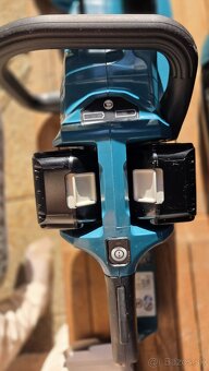 Makita Aku reťazové píly DUC355 a DUC306, 4ks Batt,taška - 5