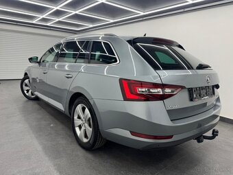 Superb Combi 2,0 TDI Style 110kW Ťazné Top stav - 5