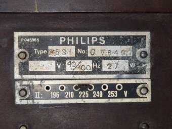 Predám bakelitový kryt na rádio Philips - 5