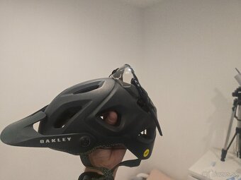 Helma OAKLEY DRT5 Mips size L (56-60cm) - 5