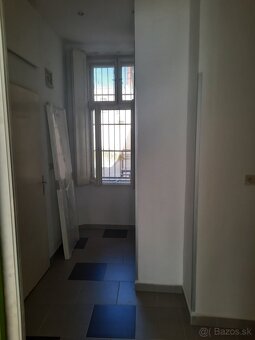 Prenajom obchodného priestoru s parkovanim v centre Trencina - 5