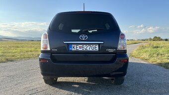 Toyota Corolla Verso - 5