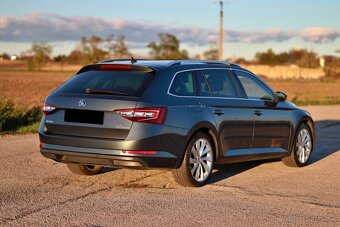 Superb Combi 2.0 TDI SCR Style DSG - 5