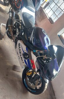 SUZUKI GSX-R 750 - 5