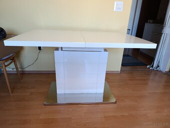 Na predaj jedálenský stôl. - 5