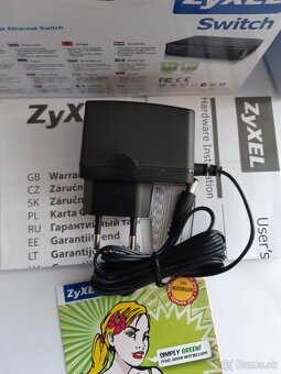 ZYXEL Switch ES-105E - 5