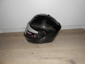 Predam krasnu novu karbonovu moto prilbu znacky SHARK SPARTA - 5