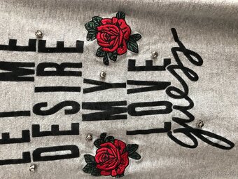GUESS originál flowers tenký dámsky svetrik S/M - 5