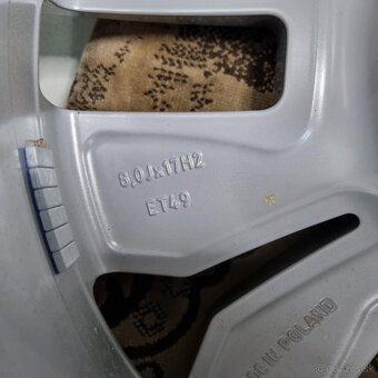 Hliníkové Volkswagen disky 5x120 R17 8J ET49 - 5