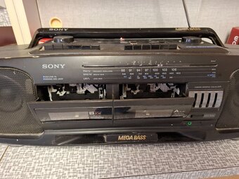 Kazetové radio. - 5